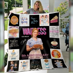 Waitress Quilt Blanket  Great Birthday Gift Premium Quilt Blanket Size Throw